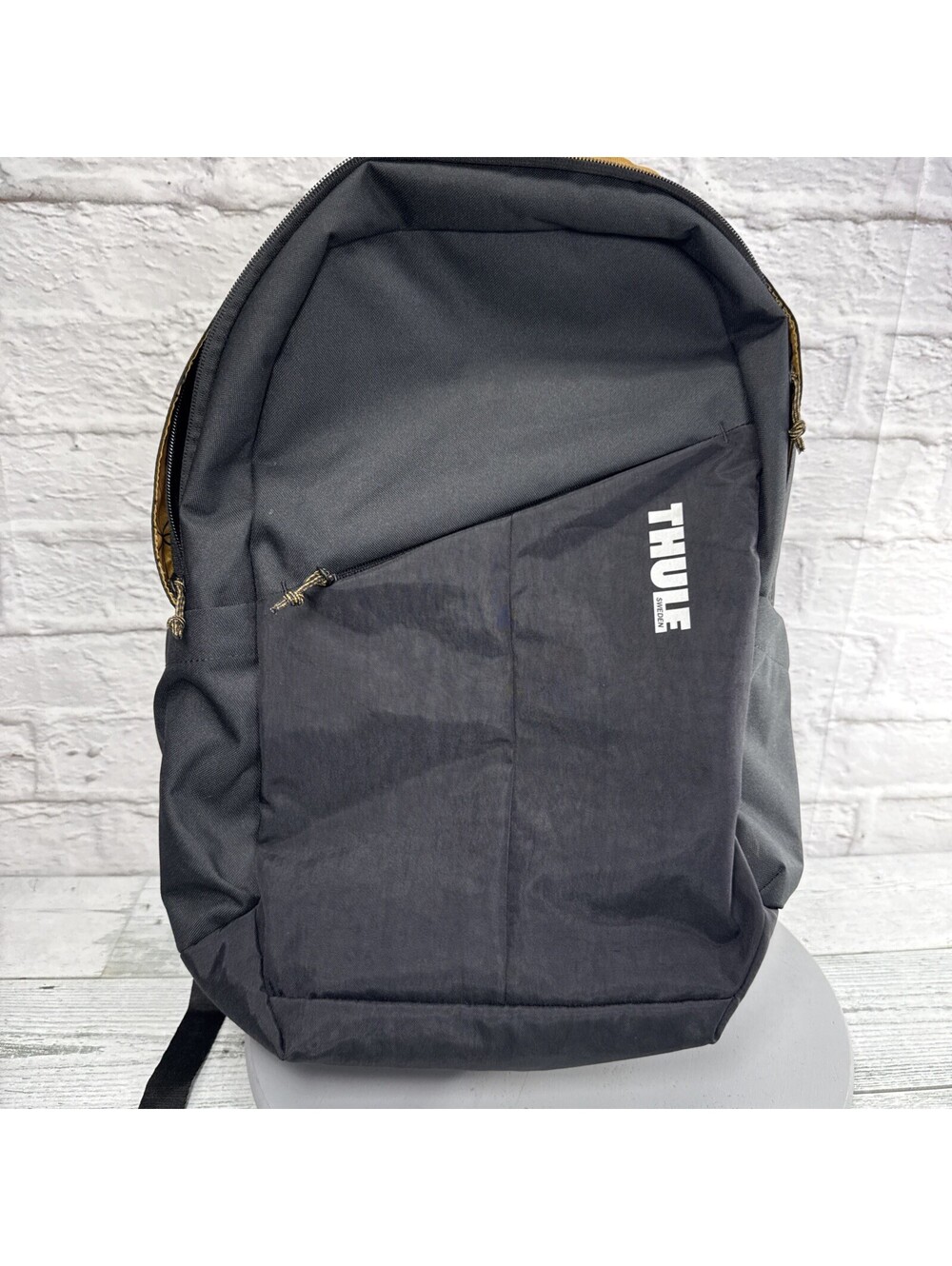 Thule Sweden Laptop Backpack Black Tech Travel Daypack Bag 20L Mint!